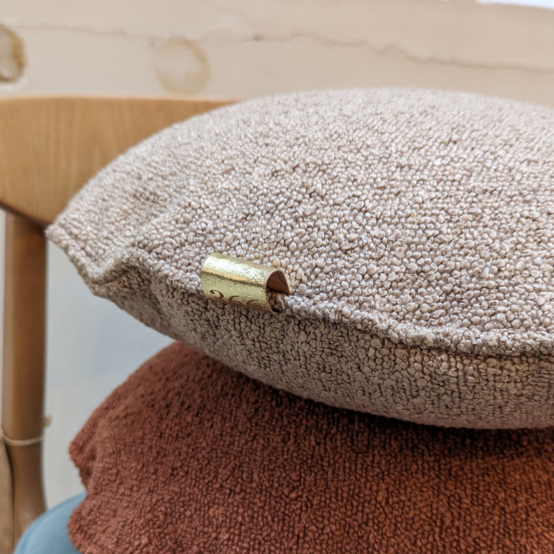 Coussin rond Ø 45 cm - 366 Concept - Boucle Camel S