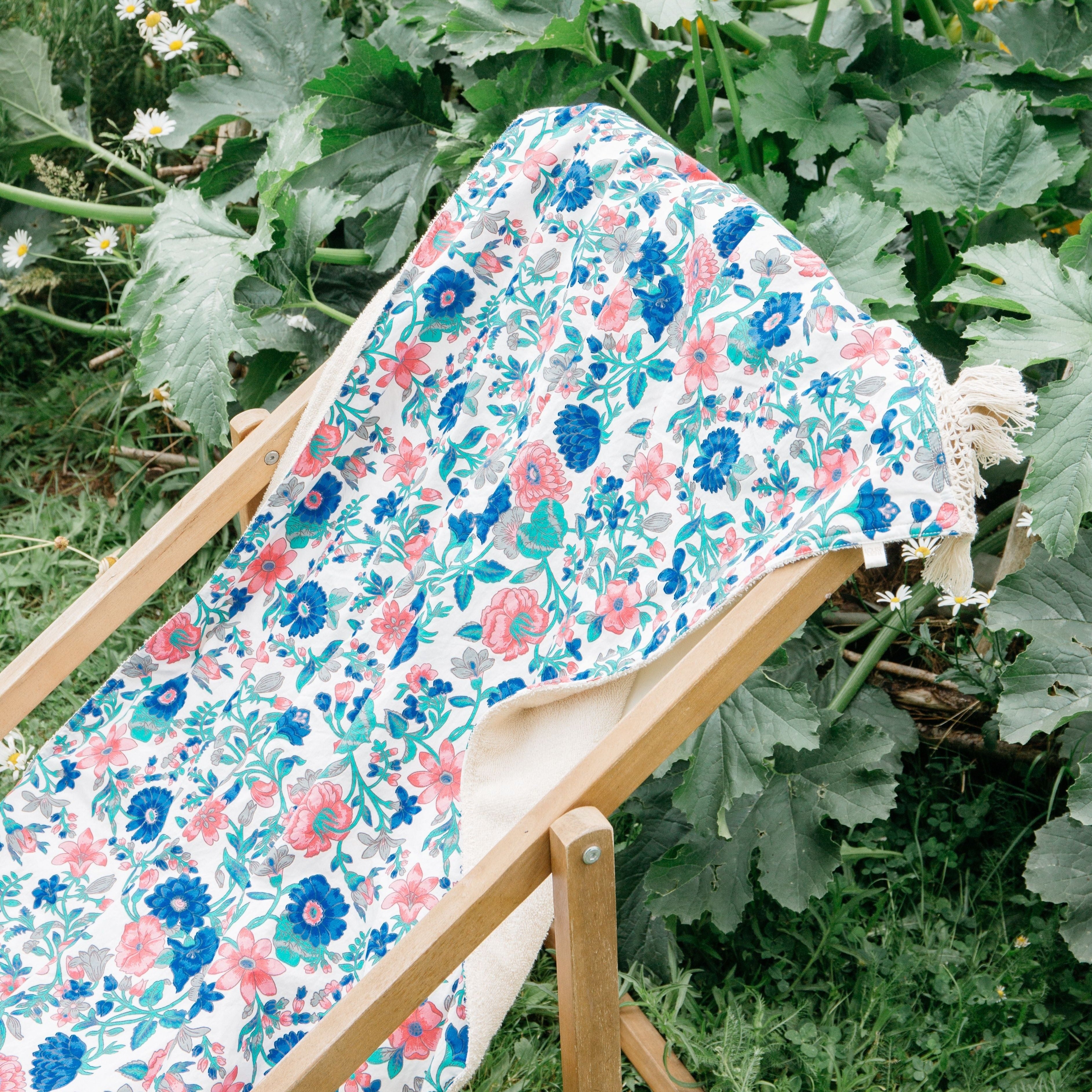 Serviette de plage Louise Misha 75x150 cm - Lana Blue Summer Meadow