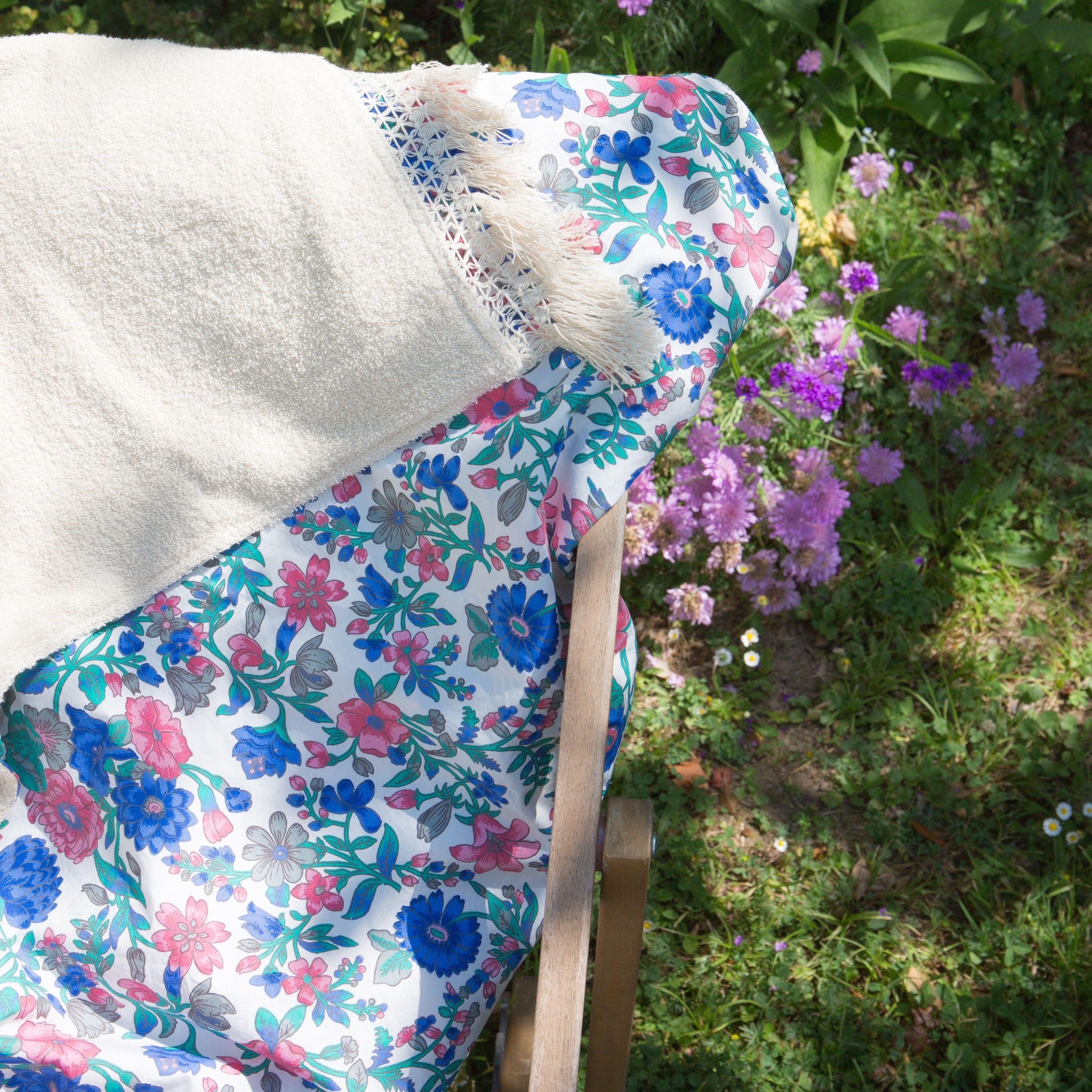 Serviette de plage Louise Misha 75x150 cm - Lana Blue Summer Meadow